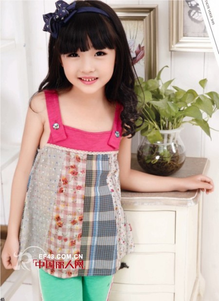 小碎花连衣裙流行吗 碎花拼接款式