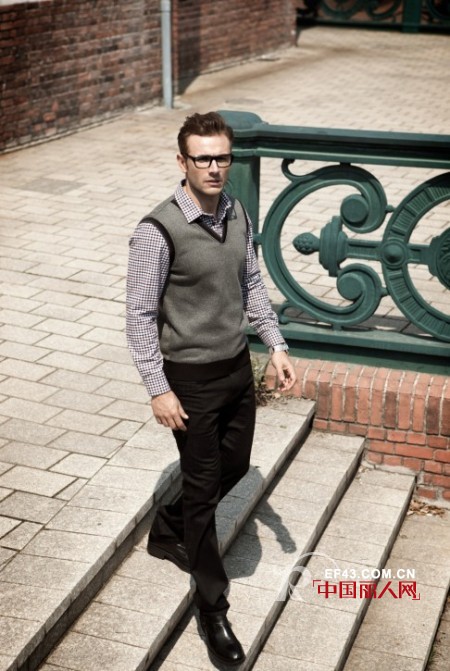 针织衫马甲搭配衬衫 秋冬男士的必备搭配