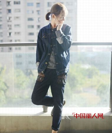 什么是朋克风 牛仔外套搭配出朋克风