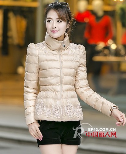 短款冬装外套搭配 巧搭温婉俏皮范儿