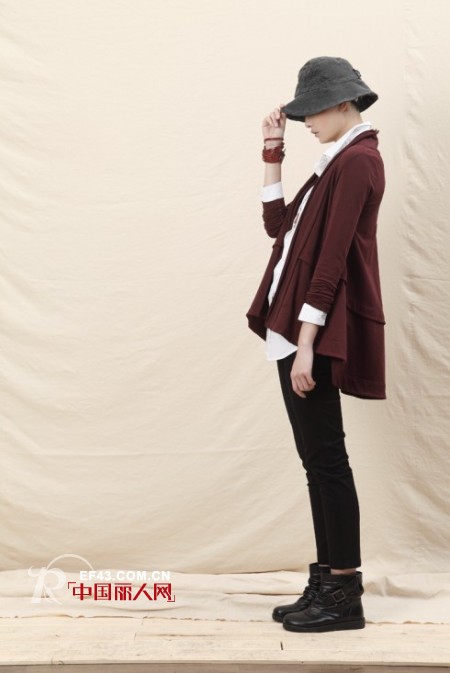 枣红色女装搭配 释放不同寻常的魅力