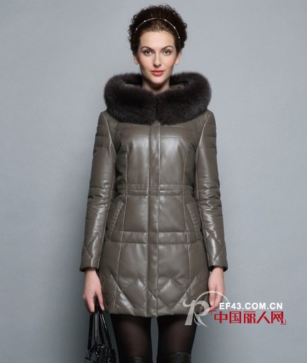 什么样的羽绒服保暖? 时尚毛领真皮羽绒服