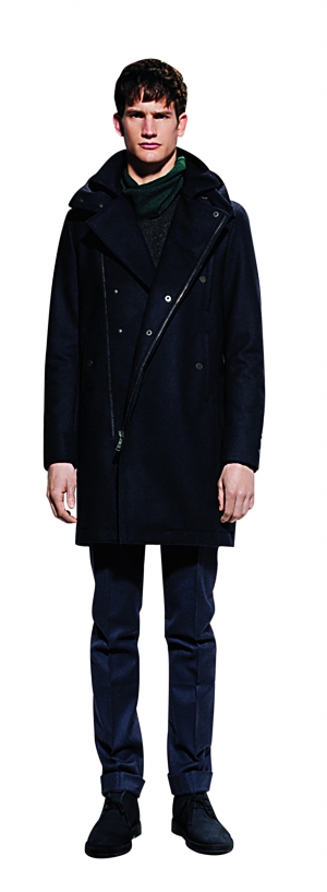 摩登男士踏雪去