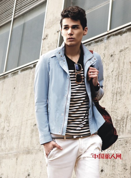 浅色系夹克助早春型男搭配大计