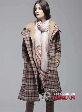 格纹大衣巧搭配 给您的秋冬时尚带来英伦风尚