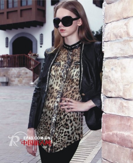豹纹衬衫搭配什么外套好看 豹纹配什么颜色好看