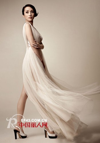 晚礼服穿着技巧  晚礼服搭配