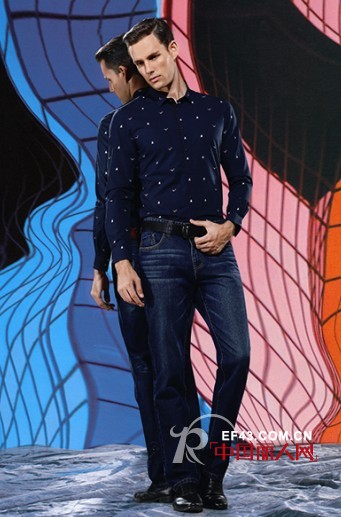 趣味波点衬衫展现男士的另一面