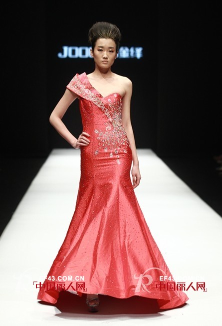 金绎·赵亚坤发布2013年春夏婚纱礼服