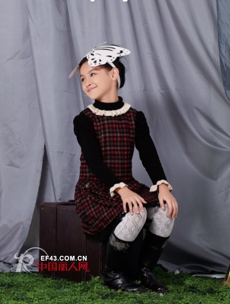 格子背心裙怎么搭配 背心裙内搭什么款式好看