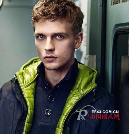 时尚也有温暖 男士亮色羽绒服搭配出潮男LOOK