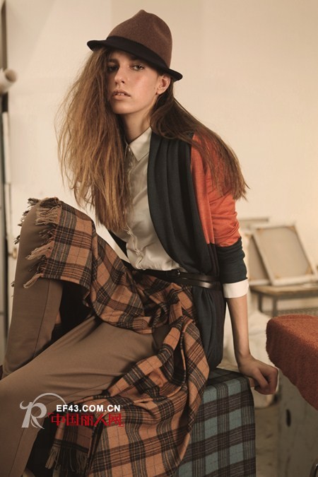 怎么搭配出个性服装 女装什么款式流行