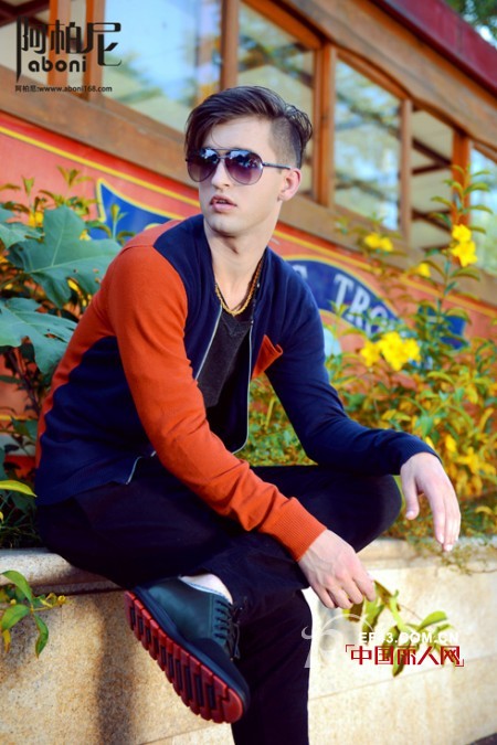 针织开衫搭配 告诉你早春时节男士穿什么最有型