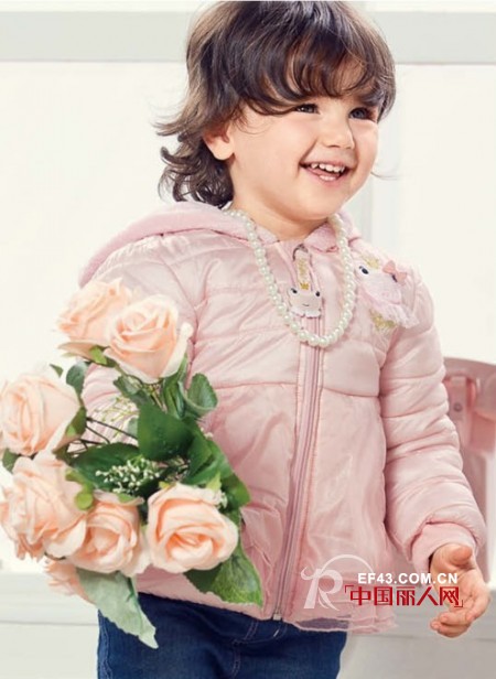 浅色棉服怎么搭配 宝宝冬季适合穿什么款式