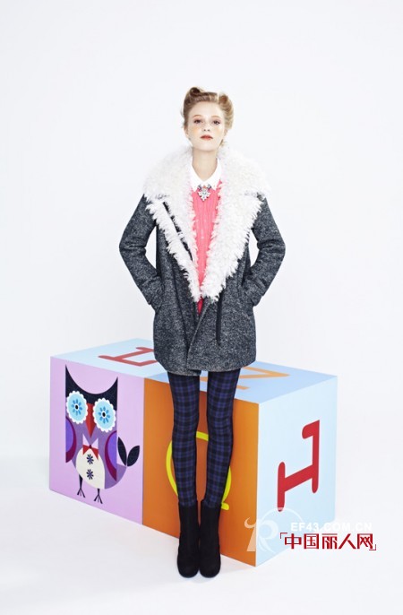 20多岁的女孩穿什么服装好 适合年轻女孩的衣服搭配