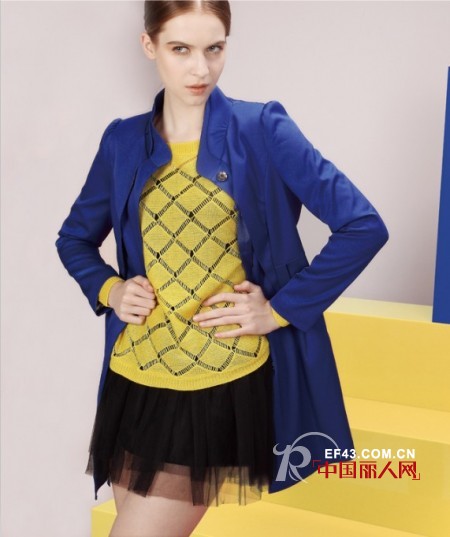 宝蓝色什么款式最流行 宝蓝色服装怎么搭配好看