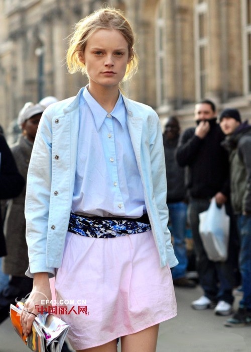 看街拍潮人的粉色穿衣术