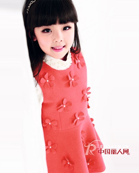 什么款式的童装适合小孩子过年穿