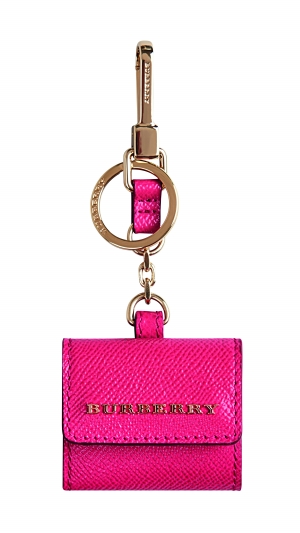 “马”上英伦风 悉数大牌时尚的马年元素