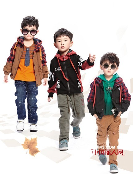 中阁娃娃时尚童装祝全国小朋友新年快乐