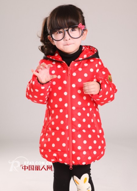 羽绒服怎么挑选保暖性能好的 童装羽绒服款式怎么搭配