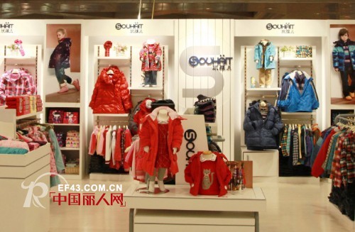 童装店怎么陈列才吸引人 水孩儿教你童装店陈列技巧