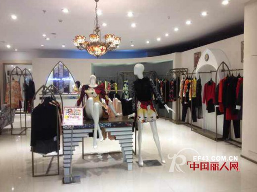 恭贺:艺术女装“迪斯廷.凯”苏州石路国际商场店开业