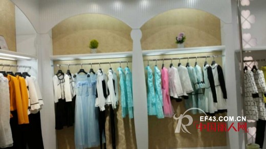 丹诗格尔十一黄金周喜迎新成员 深圳北站店盛大开业