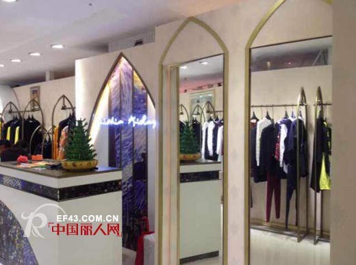 贺:迪斯廷.凯艺术女装广东珠海迎宾广场店开业大吉