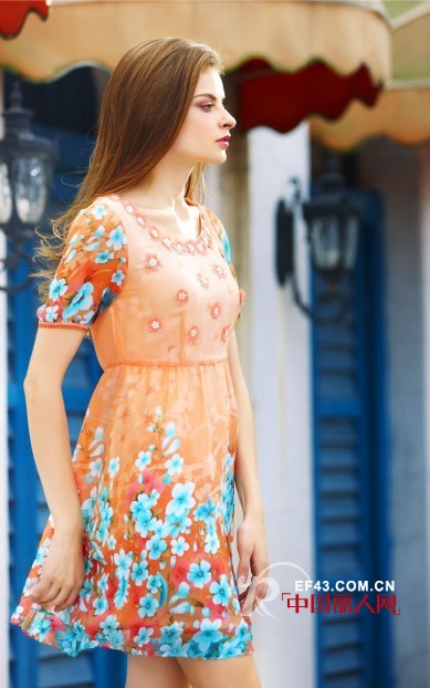 E-KISS品牌女装优雅连衣裙迎接2014春季