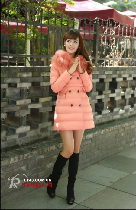 毛领羽绒服内搭穿什么比较好 毛领适合什么样的人穿