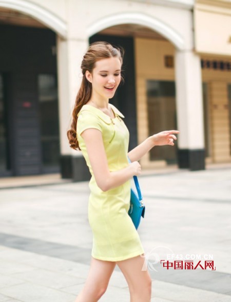 黄色连衣裙怎么搭配 职业连衣裙什么颜色好