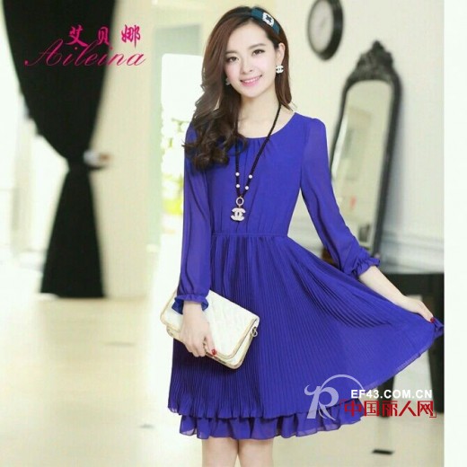 新款连衣裙搭配 穿出高挑飘逸风格