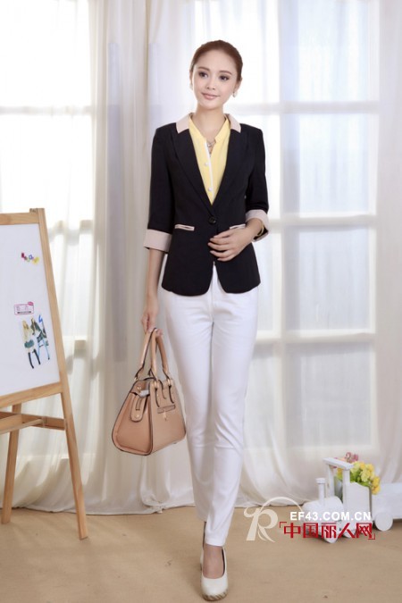 小西装搭配什么裤子好看 职业西装什么颜色好