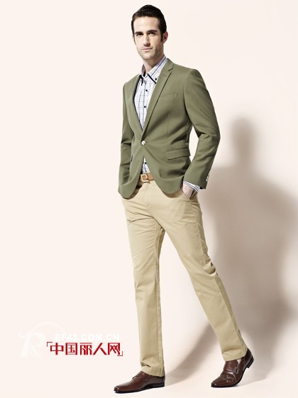 春季少不了绿色 学陆昱霖亮绿色西装搭配
