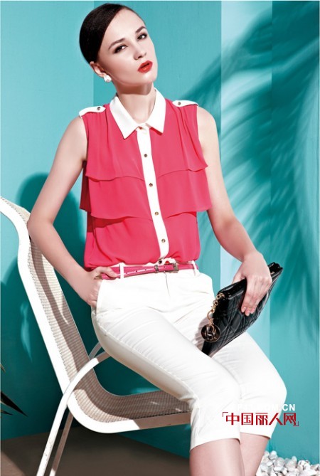 雪纺连衣裙款式 西瓜红是什么颜色 西瓜红服装怎么搭配