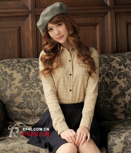 穿什么具有文艺气息?波点衬衫双肩吊带裙打造文艺女