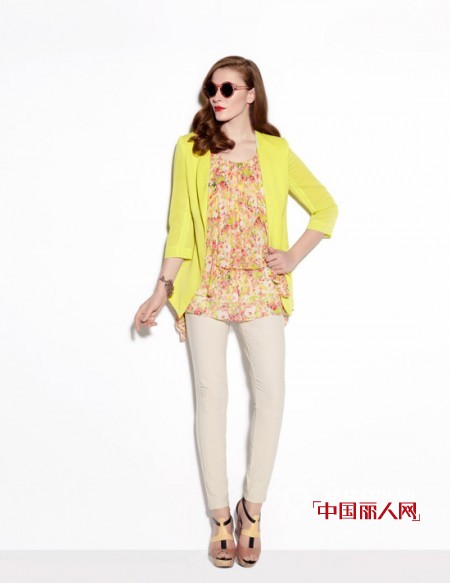 荧光色蔓延街头 这个春季您所不能错过的荧光单品