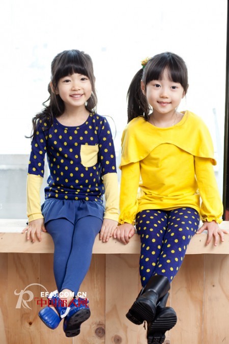 流行元素搭配碎花or波点哪个更好看