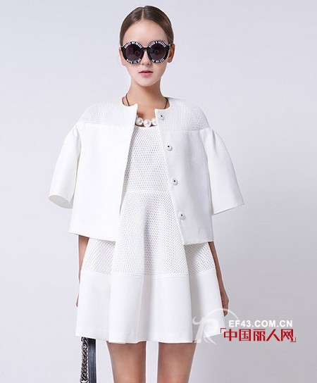 2014春装装新款 粉色白色两件套套裙LOOK