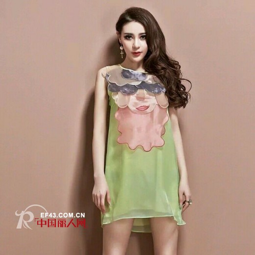 2014新款无袖连衣裙 中式印花元素演绎民族风情