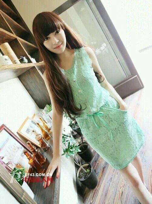 新款韩版无袖连衣裙 纯色系掀起青春淑女风