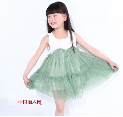 童装无袖公主裙 塑造萌到爆的贴心小萝莉