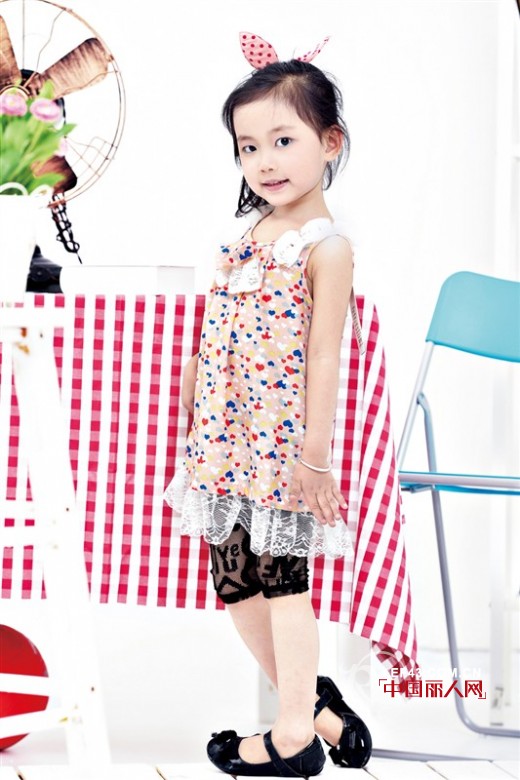 好质量童版无袖连衣裙  时尚童装介绍