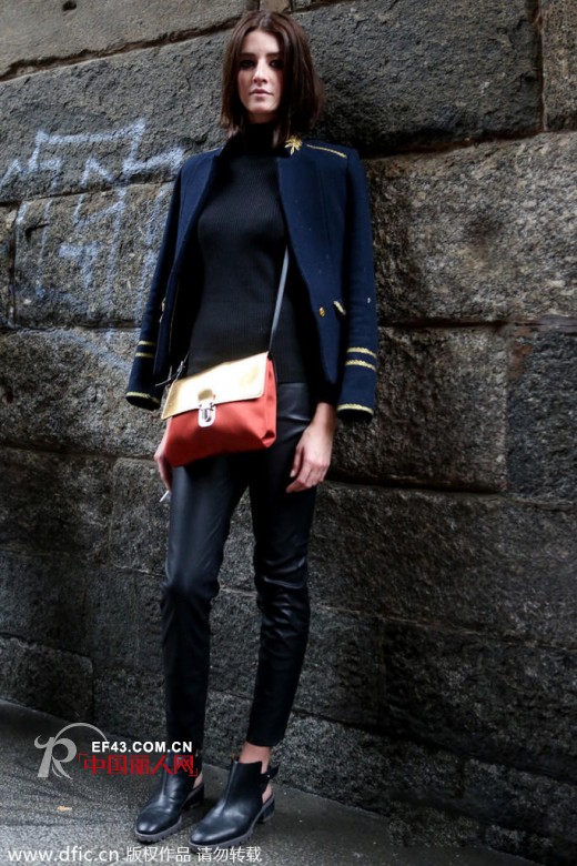 米兰时装周超模街拍 削瘦身材穿什么都好看