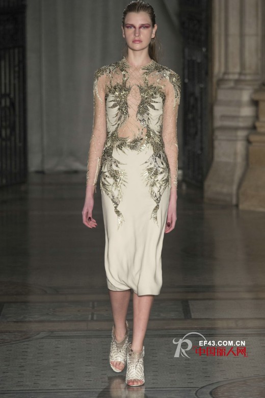 朱利安·麦克唐纳德(Julien Macdonald) 2014秋冬装完美转身