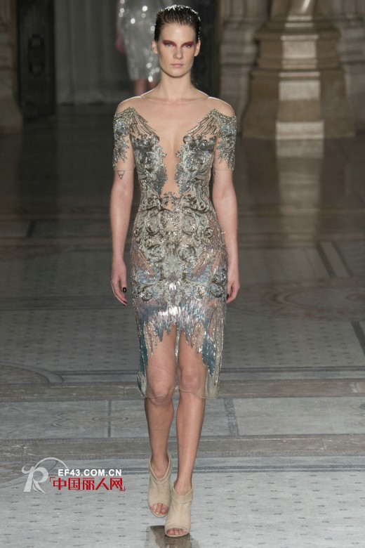 Julien Macdonald 2014秋冬新款  冷艳的美