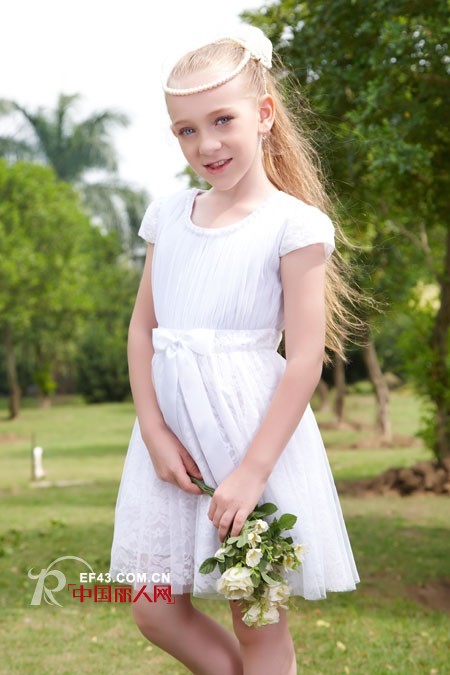 连衣裙夏装搭配 夏天穿什么样的连衣裙好看