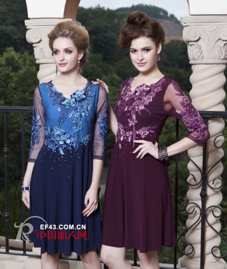 紫色还是红色 熟女的洋裙应该怎么选择