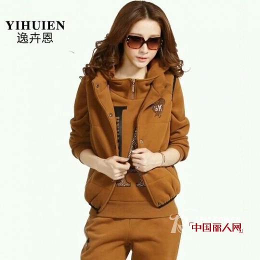 今年流行穿卫衣吗?初春演绎休闲与动感